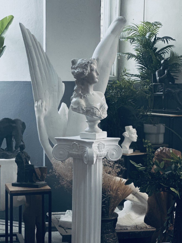 Всегда творческая атмосфера